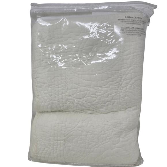 Paisley Quilted  Bed Skirt Ivory Scalloped Edge King Size New In Package - Picture 3 of 4